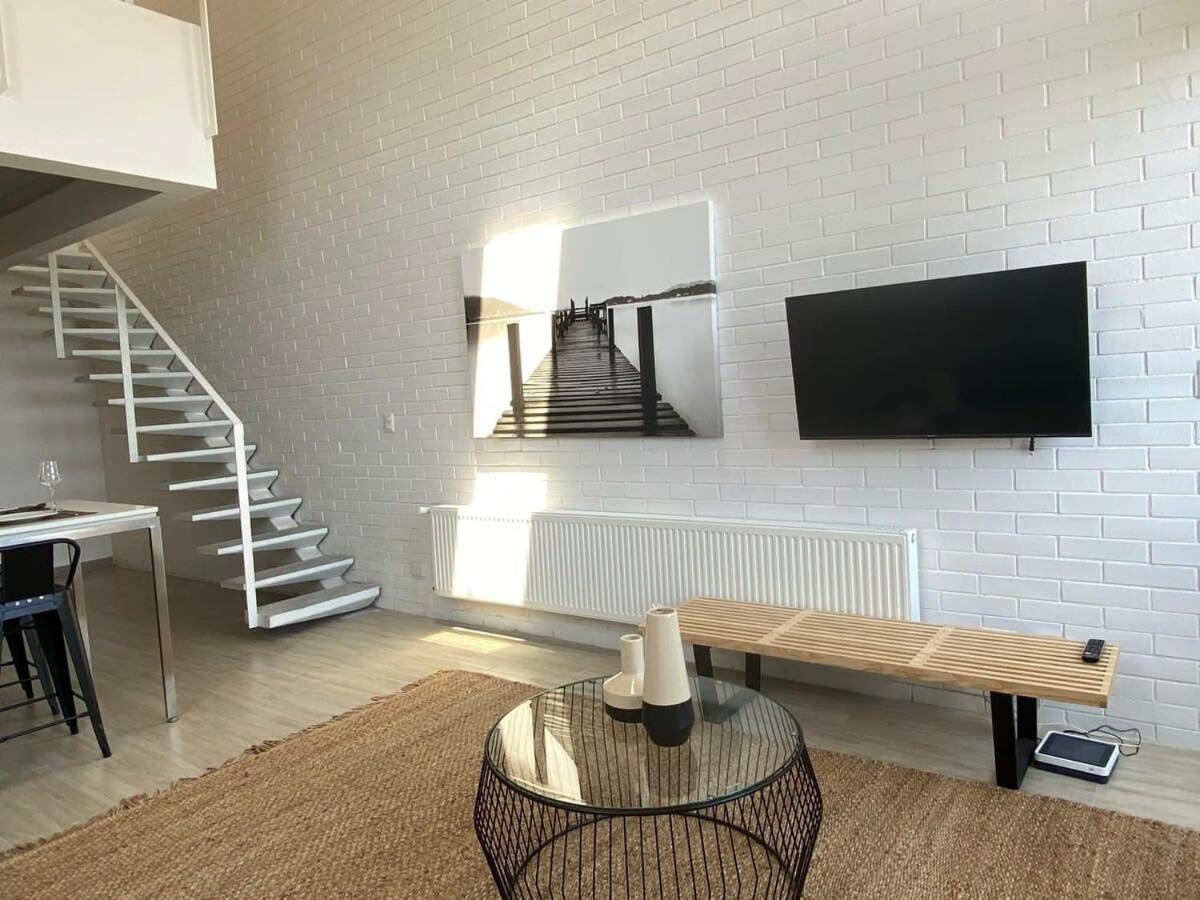 En La Mejor Ubicación Espectacular Loft, Impresionante Vista Al Mar Con Estacionamiento, Servicio Hom